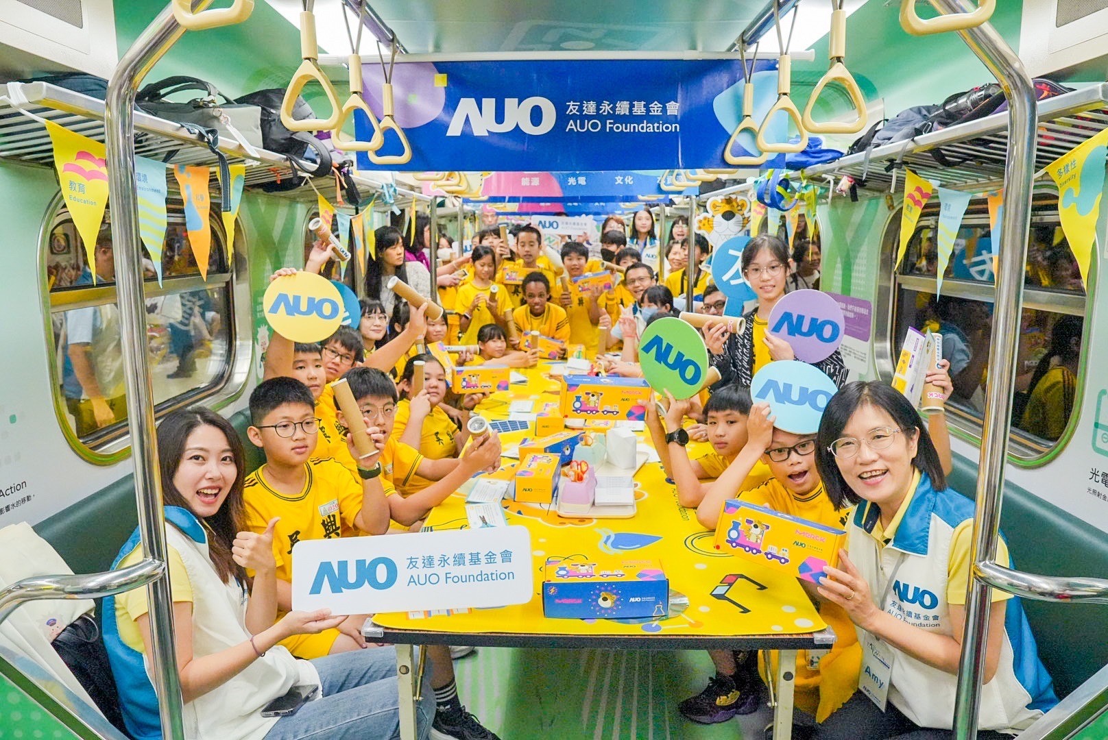 友達永續基金會響應國科會推動的「臺灣科普環島列車」正式啟航，透過「生活中的科學」車廂課程設計，展開為期6天巡迴全臺17個縣市、停靠32站的移動式科普之旅